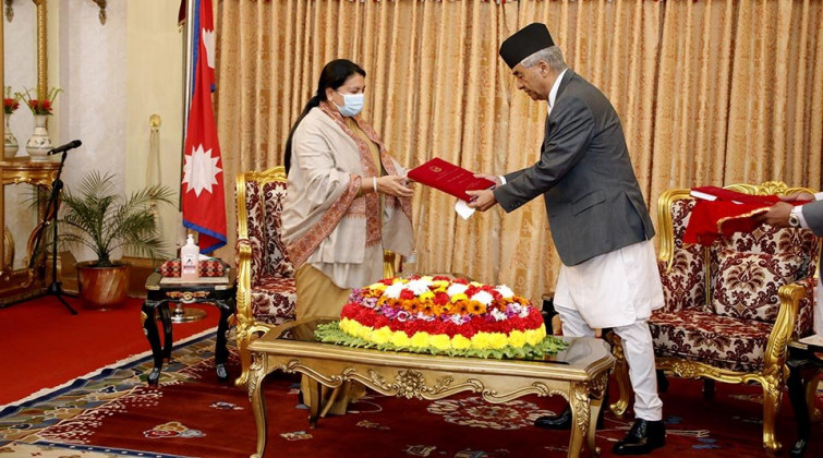 प्रधानमन्त्री देउवाले बुझाए राष्ट्रपतिलाई वार्षिक प्रतिवेदन 